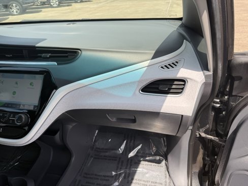 Used 2020 Chevrolet Bolt LT image 48