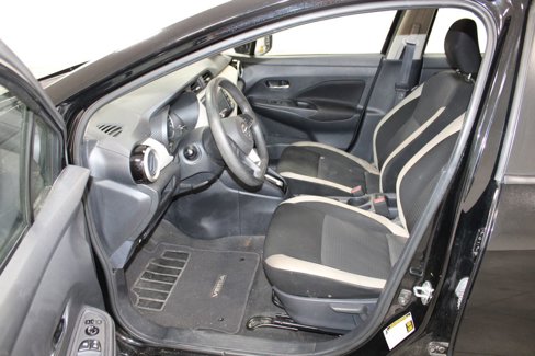 Used 2022 Nissan Versa SV image 13