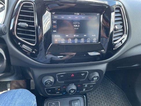 Used 2019 Jeep Compass Altitude image 15