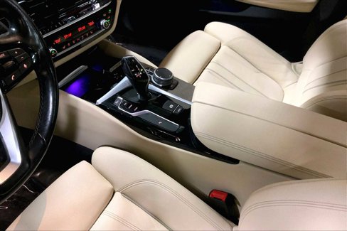 Used 2017 BMW 530i xDrive image 16