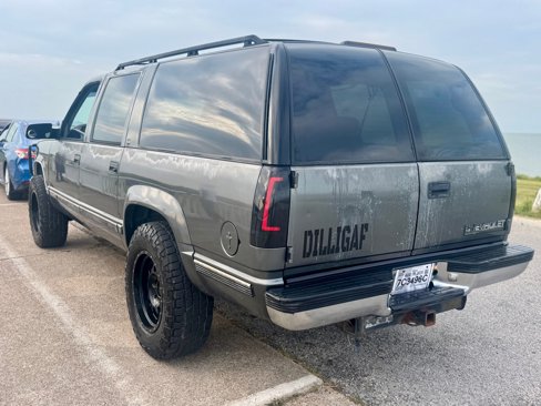 Used 1999 Chevrolet Suburban 4WD w/ Preferred Equipment Group 2 image 7
