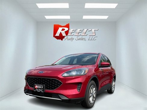 Used 2020 Ford Escape SE image 1
