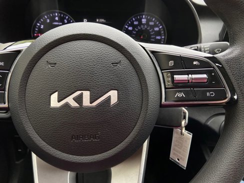 Used 2023 Kia Forte LXS image 12