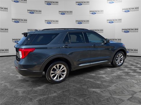 Used 2022 Ford Explorer XLT w/ Equipment Group 202A image 5