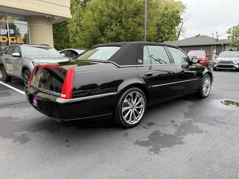 Used 2006 Cadillac DTS w/ Trunk Convenience Package image 6