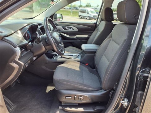 Used 2018 Chevrolet Traverse LT image 11