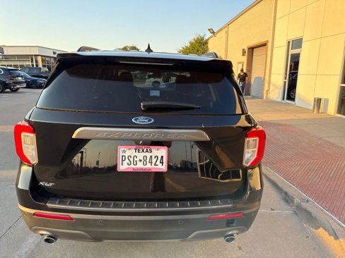 Used 2021 Ford Explorer XLT w/ Equipment Group 202A image 12
