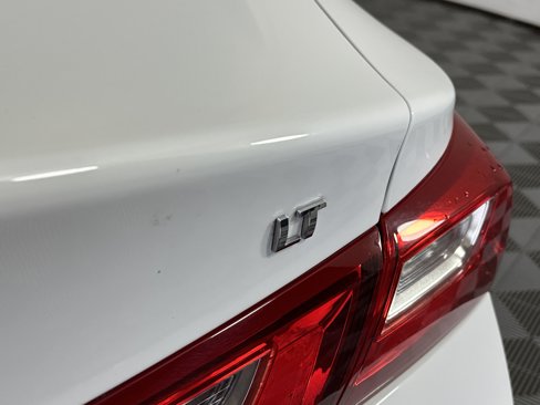 Used 2023 Chevrolet Malibu LT image 16