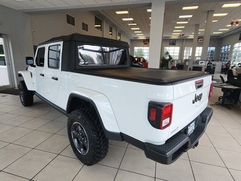 Certified 2022 Jeep Gladiator Sport image 9
