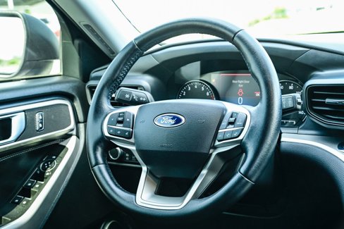 Used 2022 Ford Explorer XLT image 15