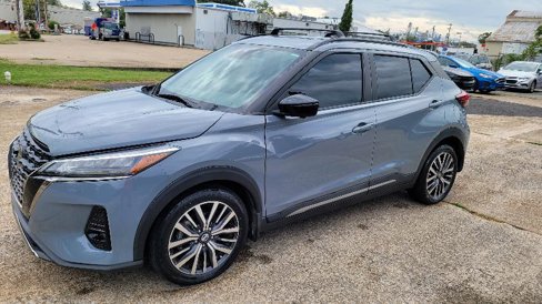 Used 2021 Nissan Kicks SR w/ Exterior Package image 2