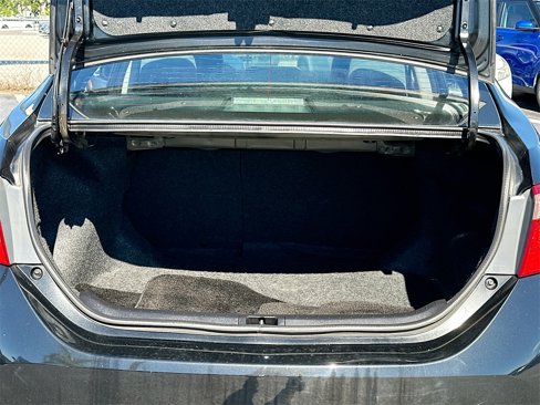 Used 2017 Toyota Corolla SE image 18