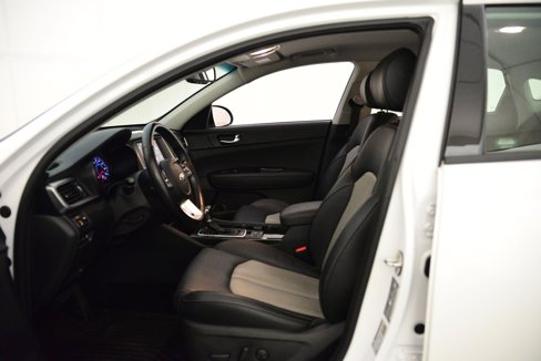 Used 2019 Kia Optima EX image 4