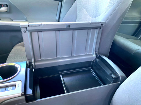 Used 2014 Toyota Prius V Three image 43