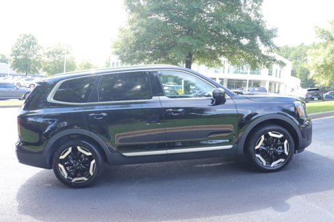 Used 2023 Kia Telluride EX w/ EX Captain's Chair Package image 9