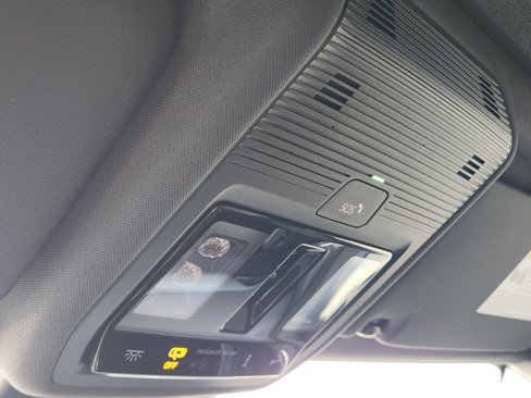 Used 2023 Volkswagen ID.4 S image 33