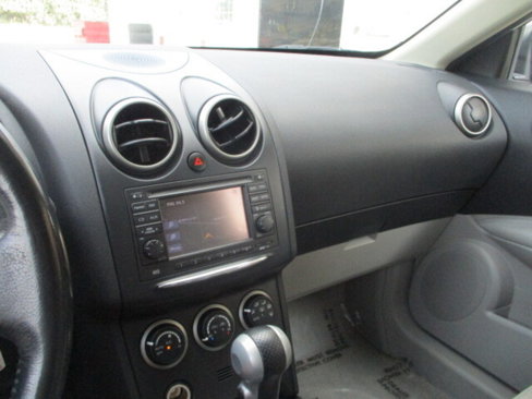 Used 2012 Nissan Rogue SL image 44