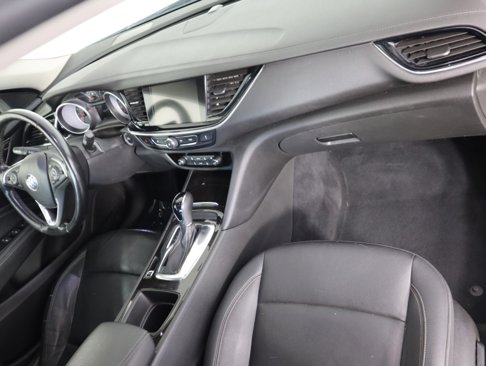 Used 2018 Buick Regal Essence image 12