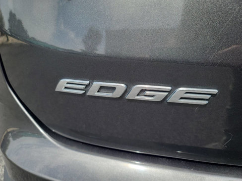 Used 2020 Ford Edge Titanium image 10