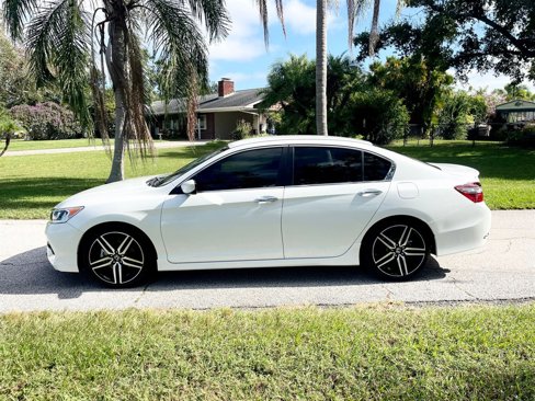 Used 2017 Honda Accord Sport image 6