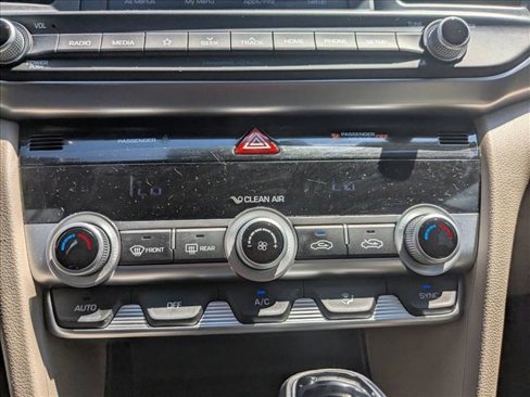 Used 2020 Hyundai Elantra SEL image 14