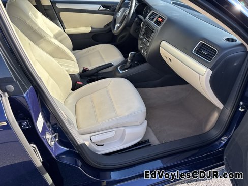 Used 2012 Volkswagen Jetta SEL image 18