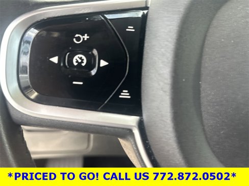 Used 2018 Volvo XC90 T5 Momentum image 14