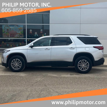 Used 2022 Chevrolet Traverse LT image 1