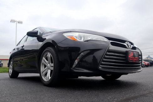 Used 2015 Toyota Camry LE image 17
