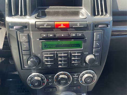 Used 2012 Land Rover LR2 HSE image 15