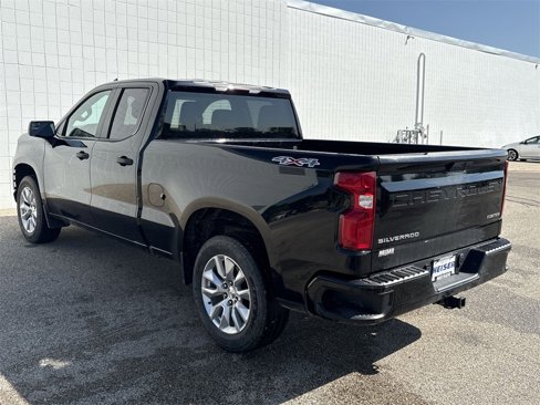 Used 2020 Chevrolet Silverado 1500 Custom w/ Custom Value Package image 11