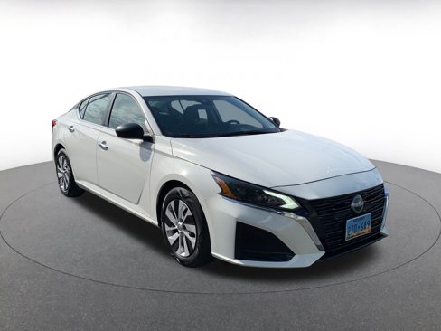 Used 2024 Nissan Altima 2.5 S image 1