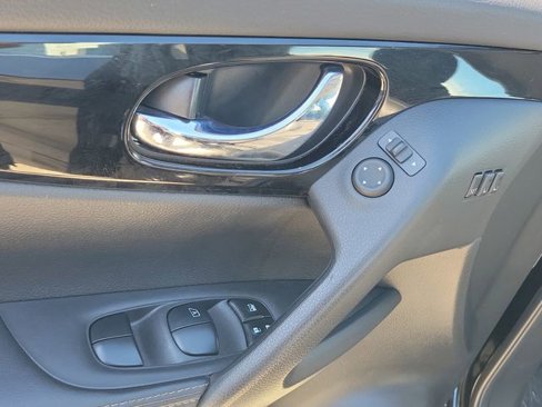 Used 2022 Nissan Rogue Sport SV w/ Technology Package image 22