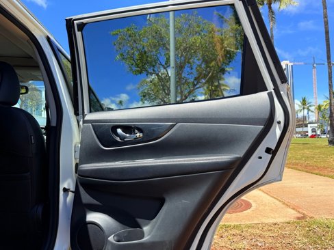 Used 2016 Nissan Rogue SL image 16