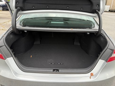 Used 2018 Toyota Camry LE image 17