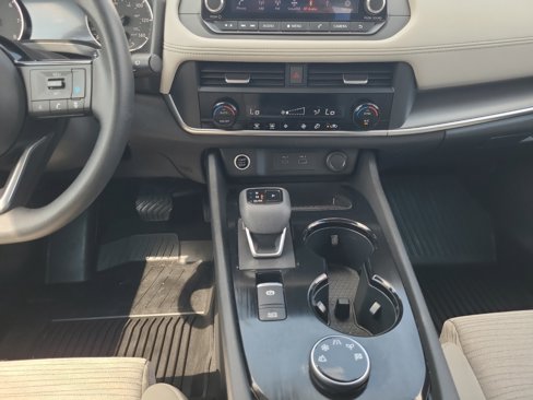 Used 2023 Nissan Rogue SV image 20
