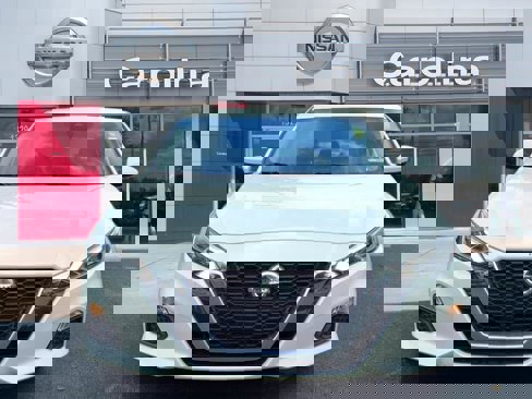 Used 2021 Nissan Altima 2.5 SV image 2