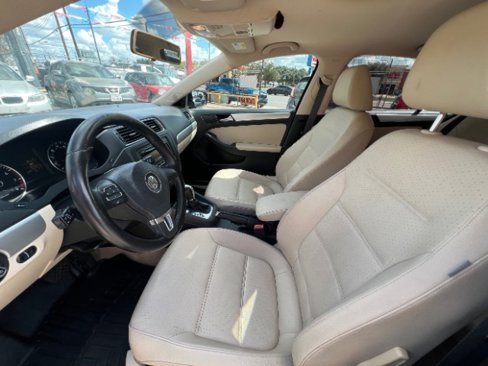 Used 2014 Volkswagen Jetta SE image 9