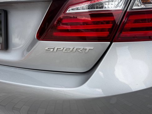 Used 2016 Honda Accord Sport image 10
