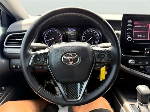 Used 2021 Toyota Camry SE image 14