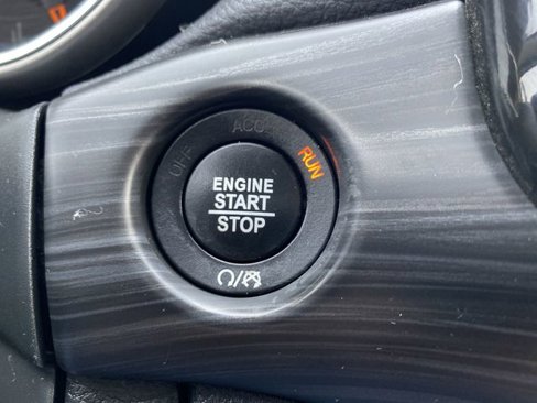 Used 2021 Jeep Grand Cherokee Laredo X image 27