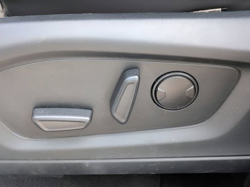 Used 2021 Ford Explorer XLT w/ Equipment Group 202A image 21