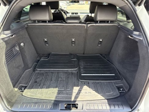 Used 2017 Land Rover Range Rover Evoque SE image 13