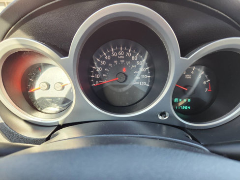Used 2010 Chrysler Sebring Limited image 22