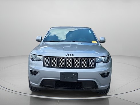 Used 2019 Jeep Grand Cherokee Altitude image 7