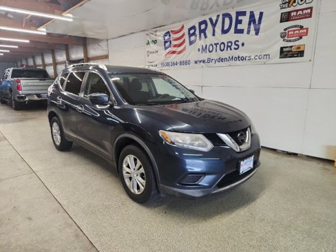 Used 2016 Nissan Rogue SV image 2