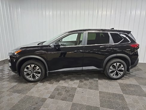 Used 2023 Nissan Rogue SV image 5