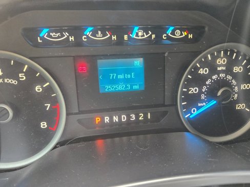 Used 2017 Ford F150 XLT image 11