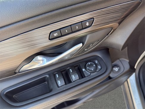 Used 2019 GMC Terrain SLT w/ Preferred Package image 12