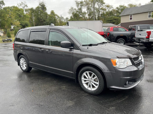 Used 2019 Dodge Grand Caravan SXT image 3